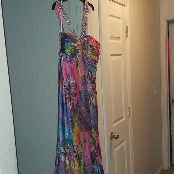 Dress - Picture 3 of 4